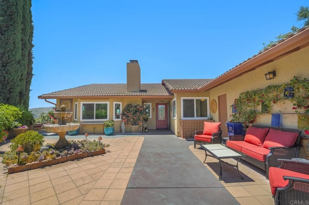 Property Photo: 2668 Sugarpine Ln CA 92028