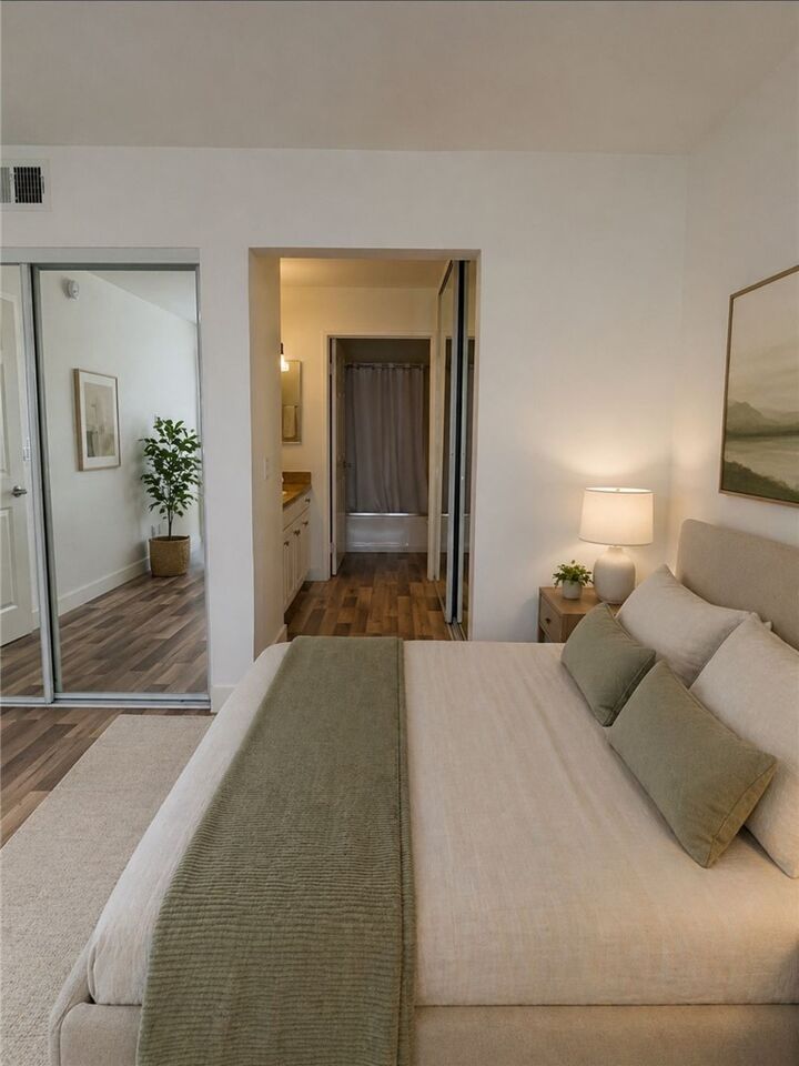 Property Photo:  5550 Owensmouth  CA 91367 