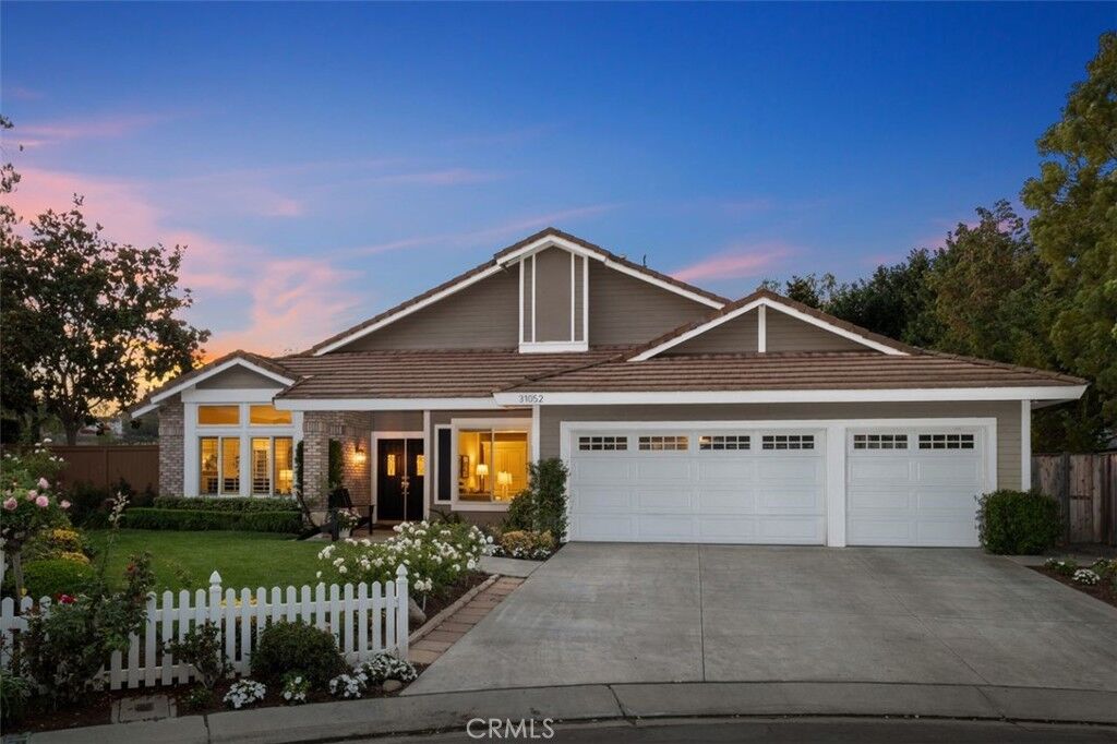Property Photo:  31052 Corte Aurora  CA 92675 