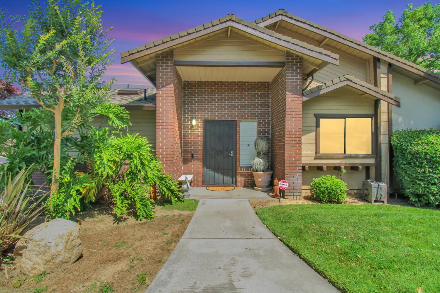 Property Photo: 762 E Milgeo Avenue CA 95366