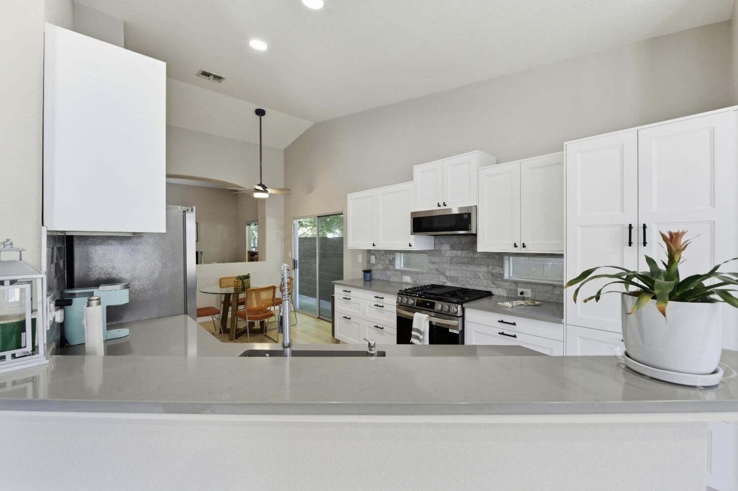 Property Photo:  7112 Sunpace Lane  CA 95828 