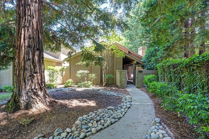 Property Photo:  1815 Discovery Village Lane  CA 95670 