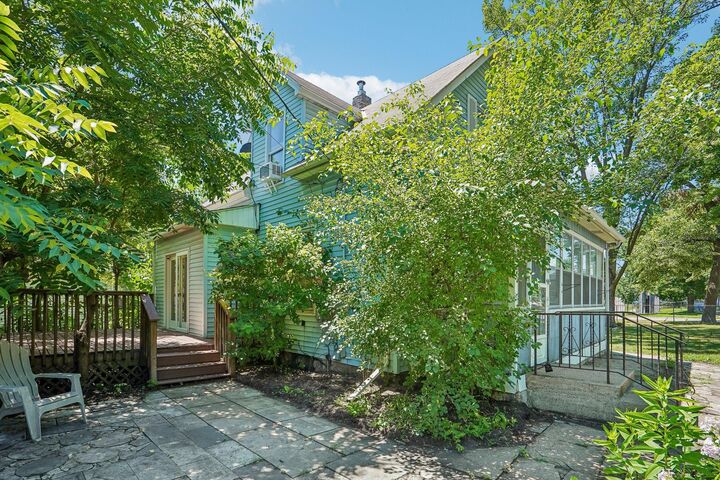 Property Photo: 550 Saint Clair Avenue MN 55102