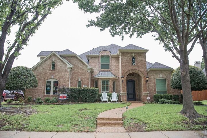 Property Photo: 127 Manchester Lane TX 75019