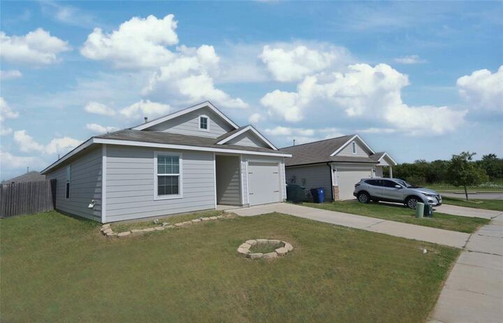 Property Photo: 2104 Mackinac Lane TX 75114