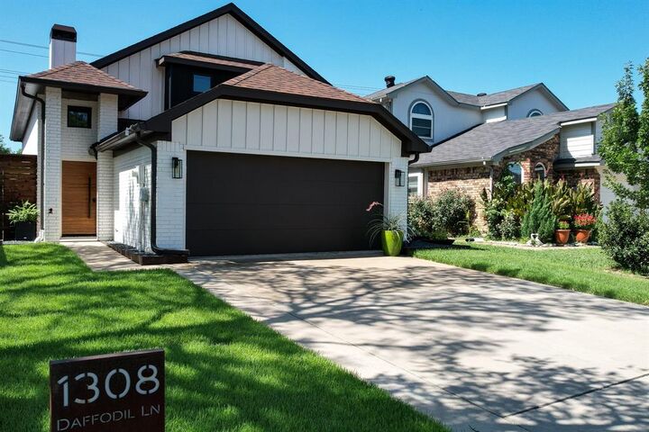 Property Photo: 1308 Daffodil Lane TX 75077