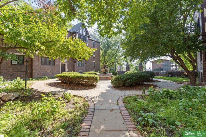 Property Photo:  131 S 39th Street 8  NE 68131 