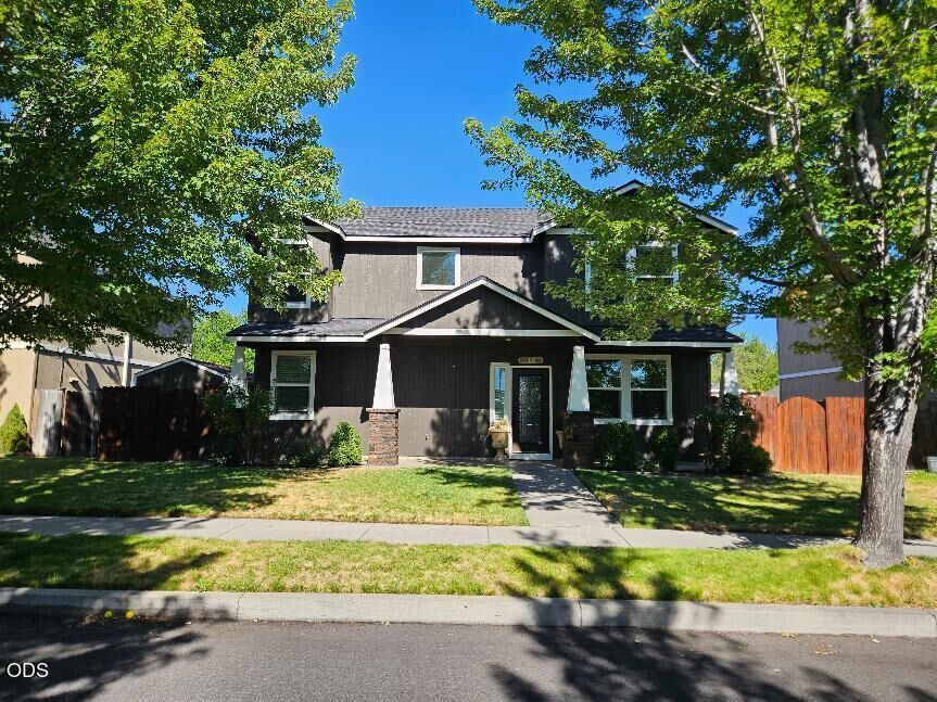 Property Photo:  1320 NE 3rd Street  OR 97756 