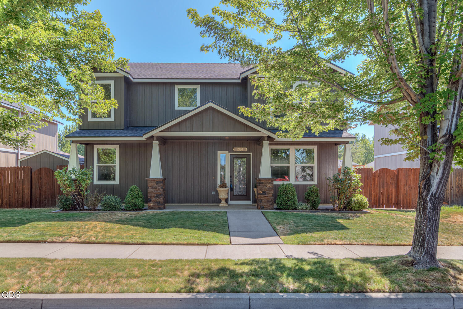 Property Photo: 1320 NE 3rd Street OR 97756
