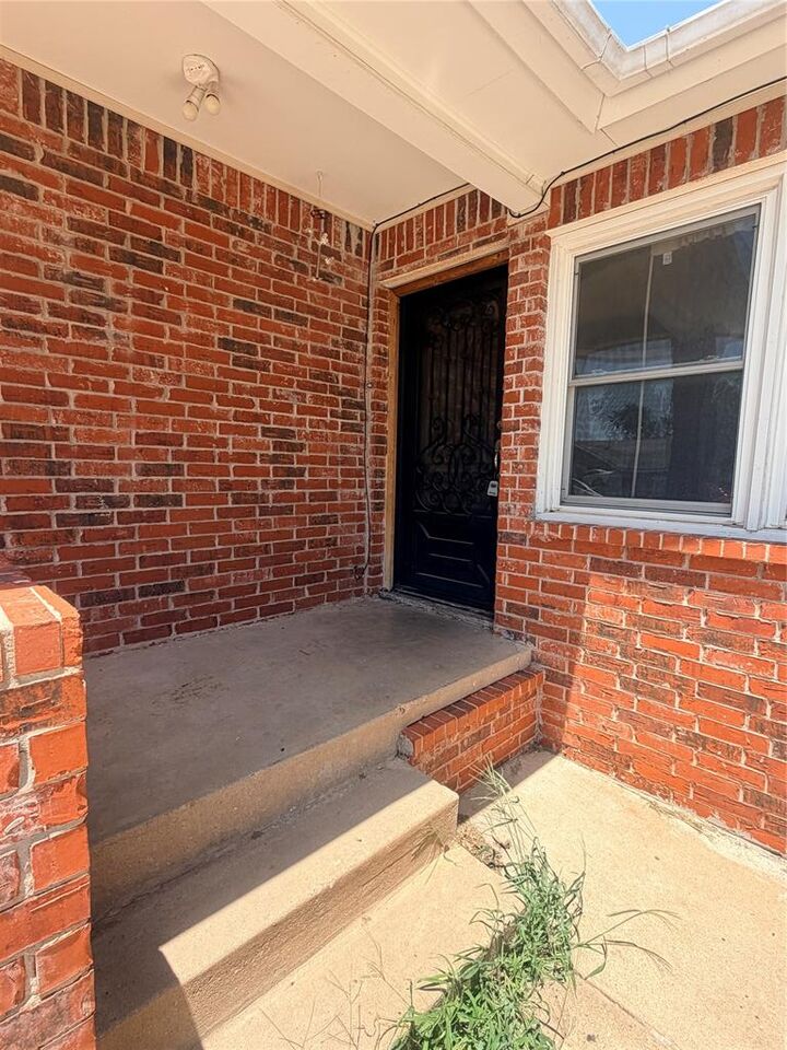 Property Photo:  1201 SW 49th Street  OK 73109 