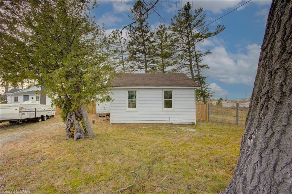 Property Photo:  16 Zoo Park Road  ON L9Z 2L8 