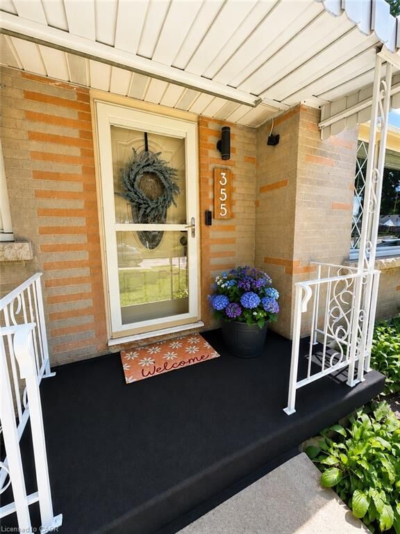 Property Photo:  355 East 36th Street  ON L8V 3Z9 