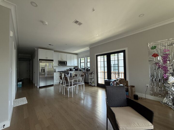Property Photo:  285 Lamartine 3  MA 02130 