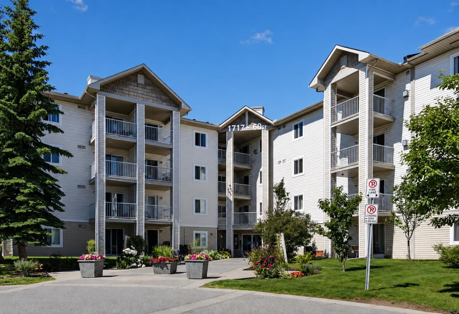 Property Photo:  1717 60 Street SE 424  AB T2A 7Y7 