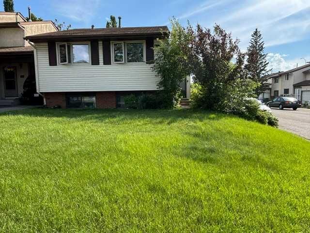 Property Photo: 107 Silvergrove Road NW AB T3B 4Z6