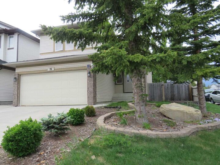 Property Photo: 35 Panamount View NW AB T3K 0A6