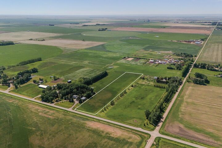 Property Photo: 7.76 Acres Township Road 84 AB T1J 5N7