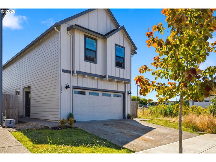 Property Photo:  1036 N Auburn Pl  WA 98642 
