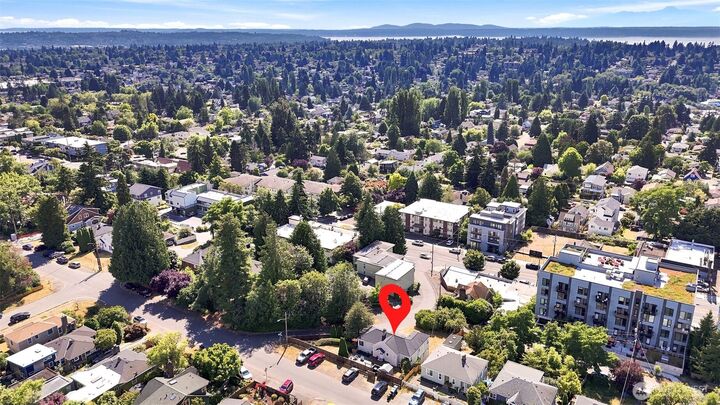 Property Photo:  9725  Phinney Avenue N  WA 98103 