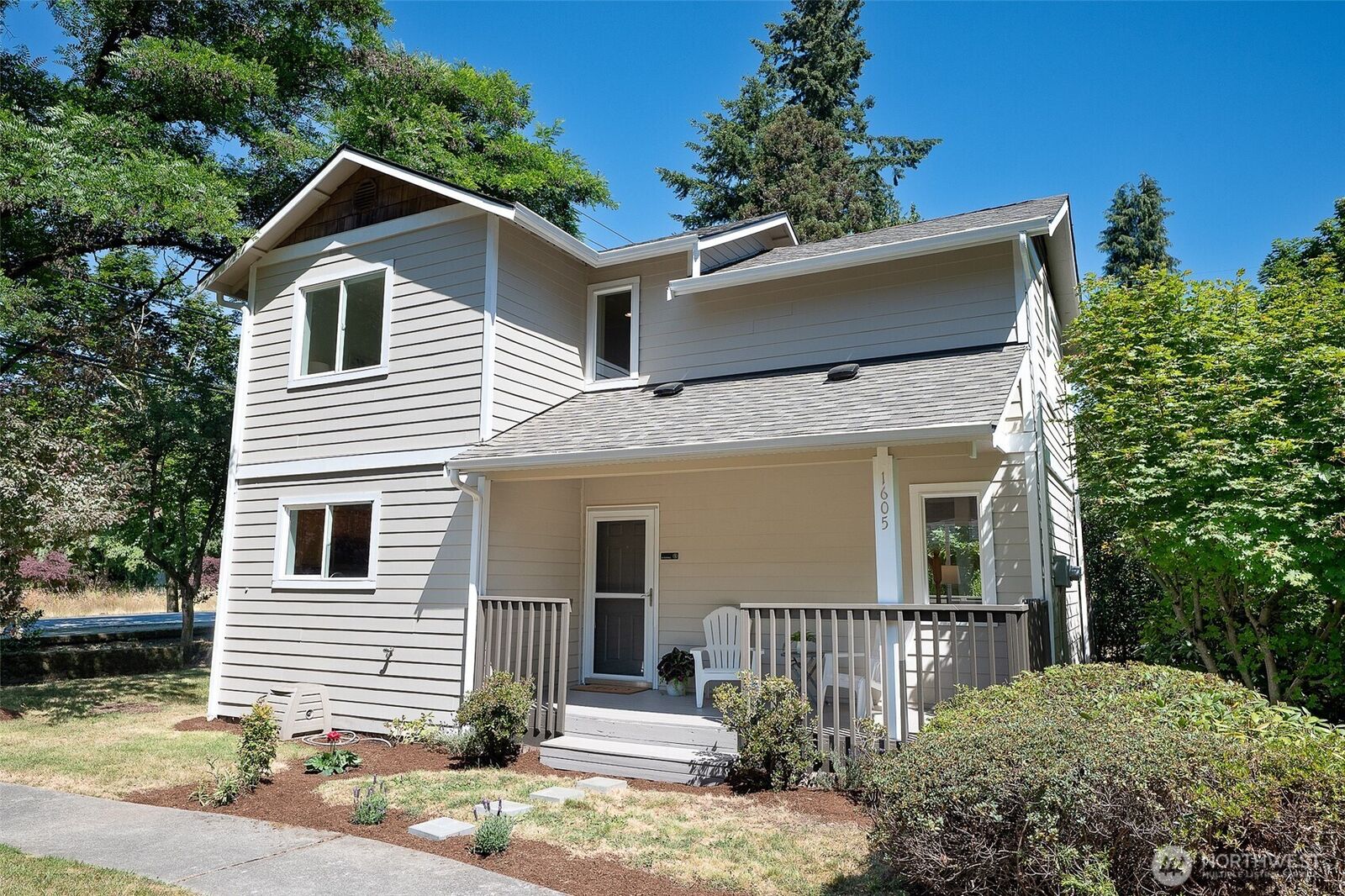 Property Photo:  1605 N 183rd Street 1  WA 98133 