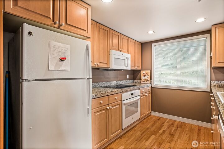 Property Photo:  601 W Mercer Place 304  WA 98119 