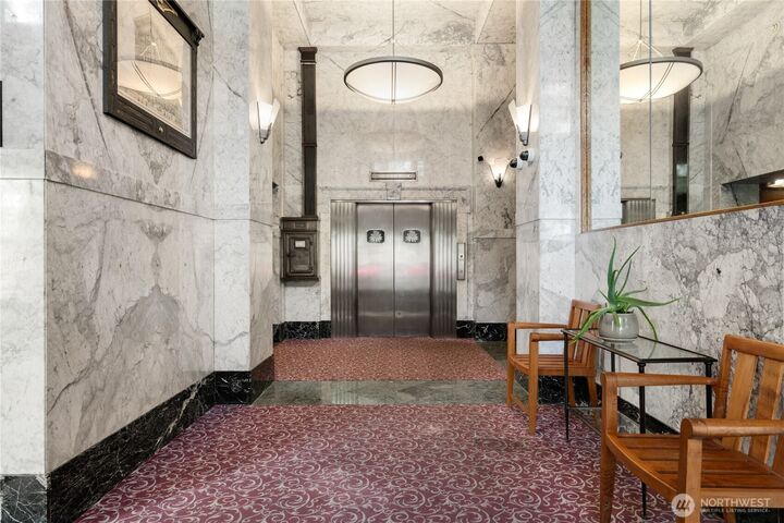 Property Photo:  1101  A Street 608  WA 98402 