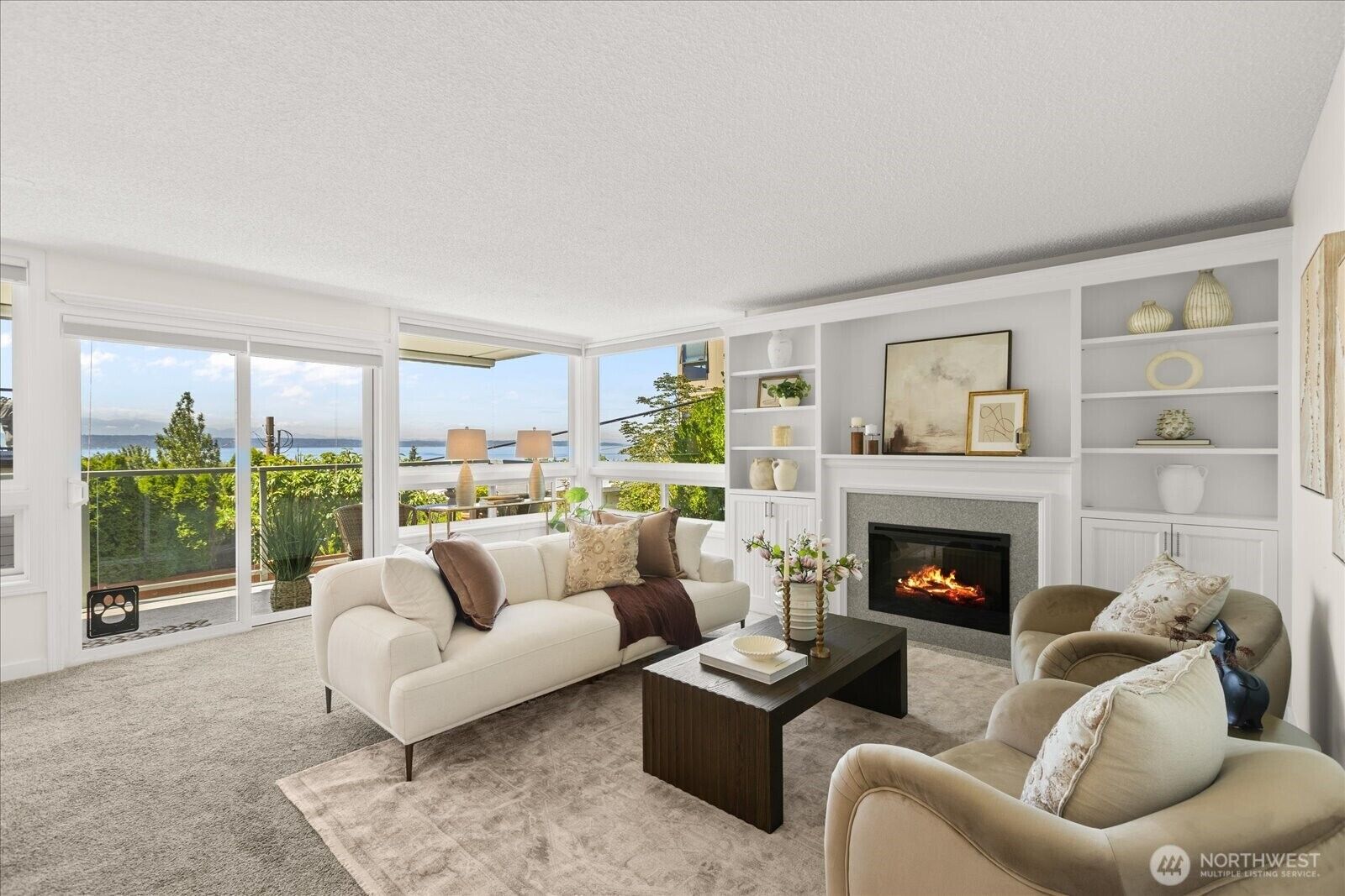 Property Photo: 533 Alder Street A4 WA 98020