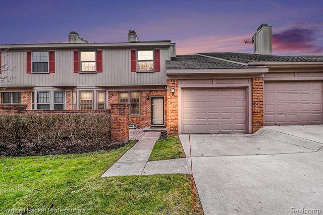 Property Photo: 7360 Meadowridge Drive MI 48322