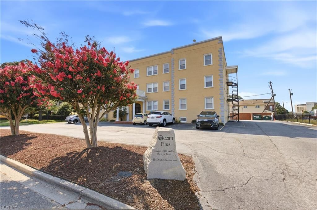 Property Photo:  9641 Norfolk Ave 102  VA 23503 
