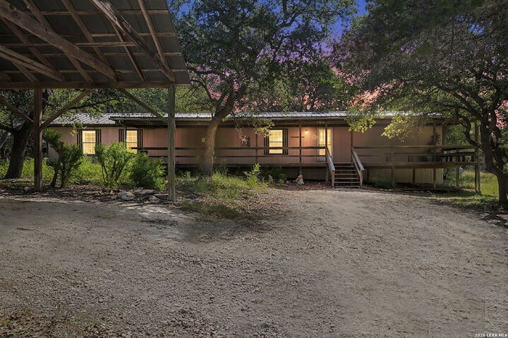 Property Photo:  184 Linda  TX 78133 