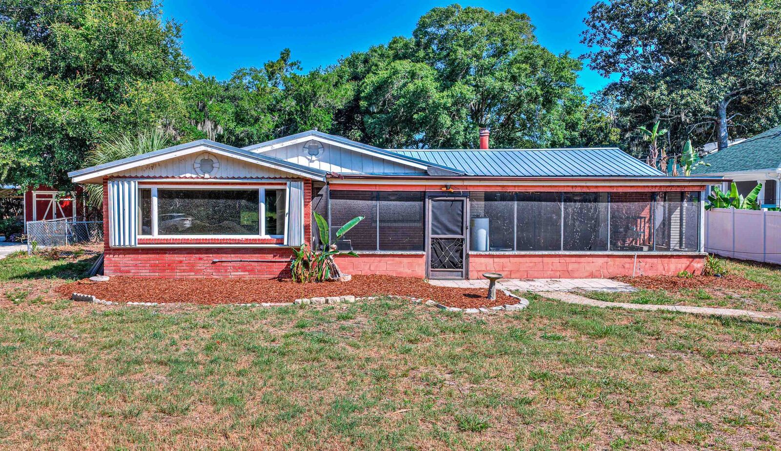 Property Photo: 3510 Shore Dr FL 32086