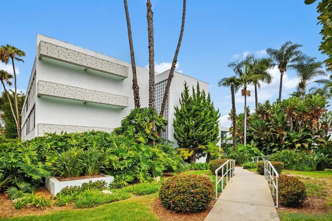 Property Photo: 2368 Torrey Pines Road 63 CA 92037