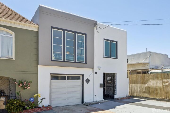 Property Photo:  1571 Van Dyke Avenue  CA 94124 
