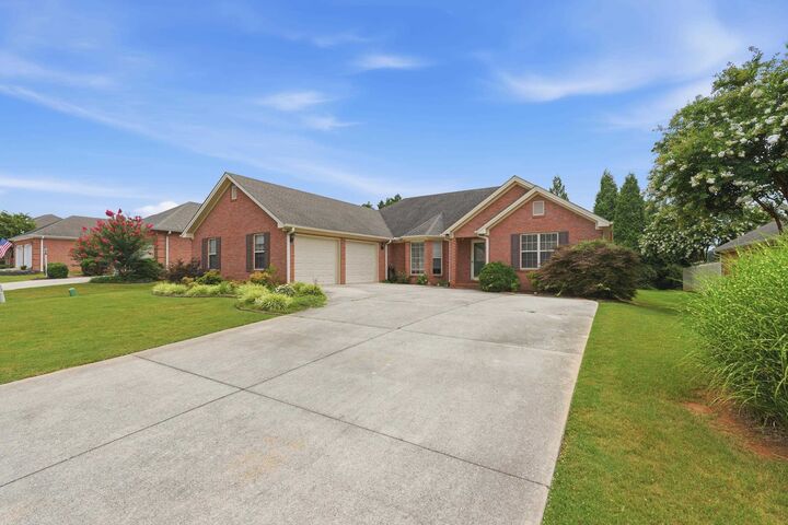 Property Photo: 158 Breckenridge AL 35630