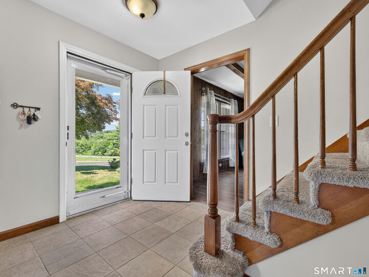 Property Photo:  9 Round Hill Road  CT 06457 