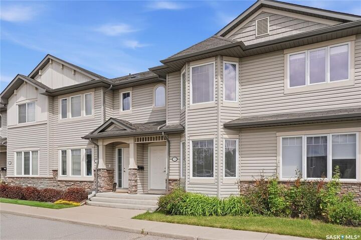 Property Photo: 415 Lynd Crescent 106 SK S7T 0C2