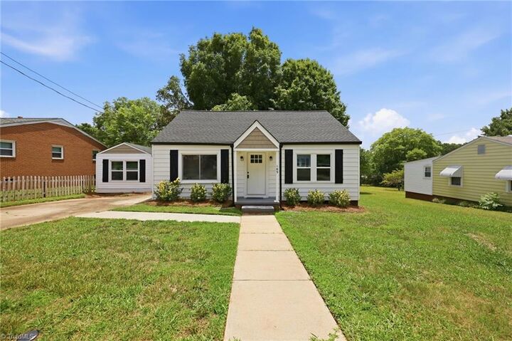 Property Photo: 105 Broadview Avenue NC 27295