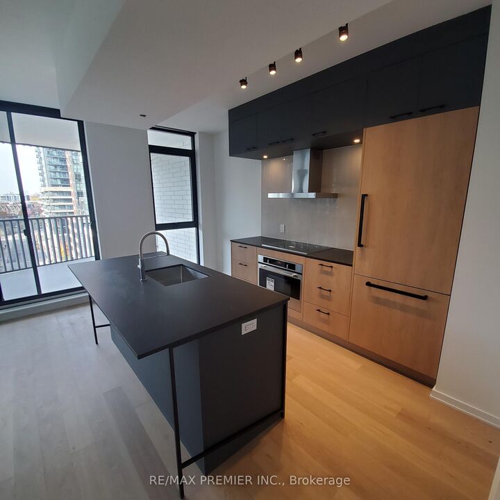 Property Photo:  41 Dovercourt Road 710  ON M6J 3C2 