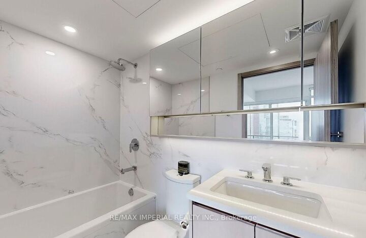 Property Photo:  38 Widmer Street 2602  ON M5V 2E9 