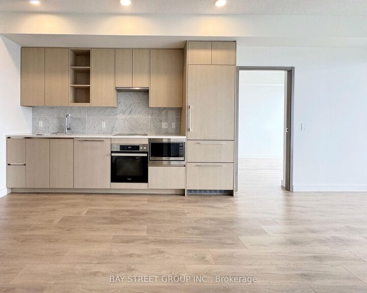 Property Photo: 85 McMahon Drive 3605 ON M2K 0H1