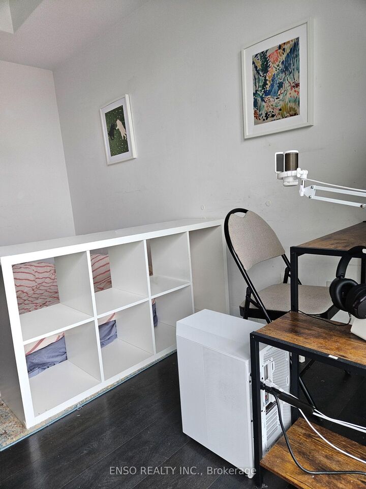 Property Photo: 297 College Street 1221 ON M5T 0C2