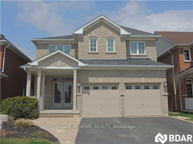 Property Photo: 42 Westminster Circle B ON L4M 0A4
