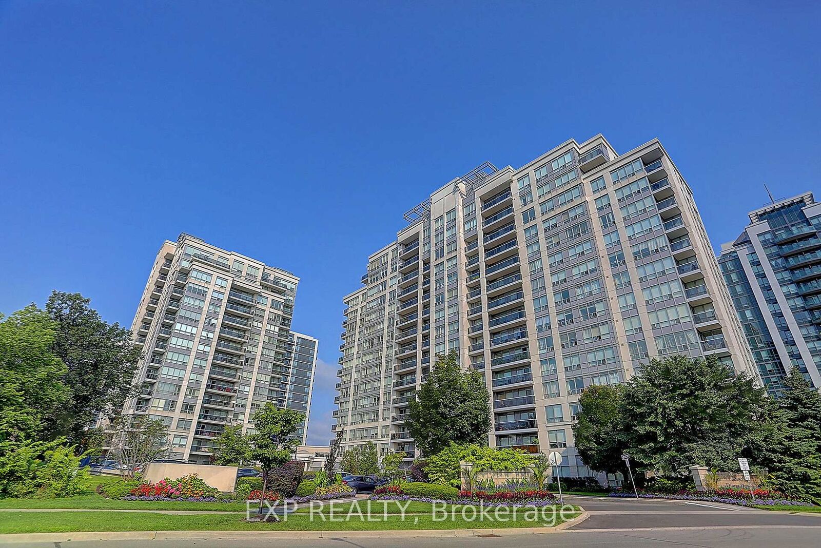 Property Photo: 60 Disera Drive 1404 ON L4J 9G1