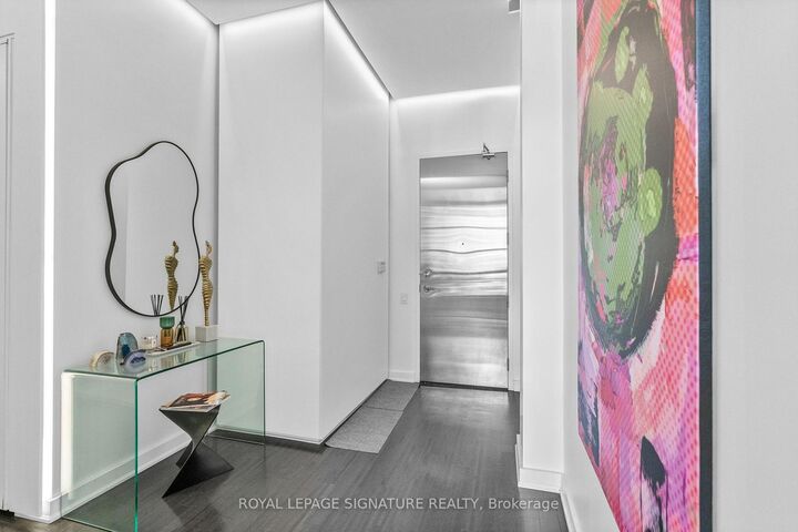 Property Photo: 43 Hanna Avenue 411 ON M6K 1X1