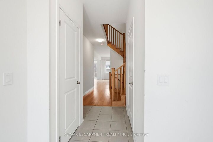 Property Photo: 254 Rosebury Way ON L0R 1W0