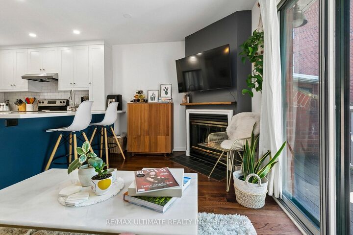 Property Photo:  660 Wellington Street W C  ON M5V 1G4 