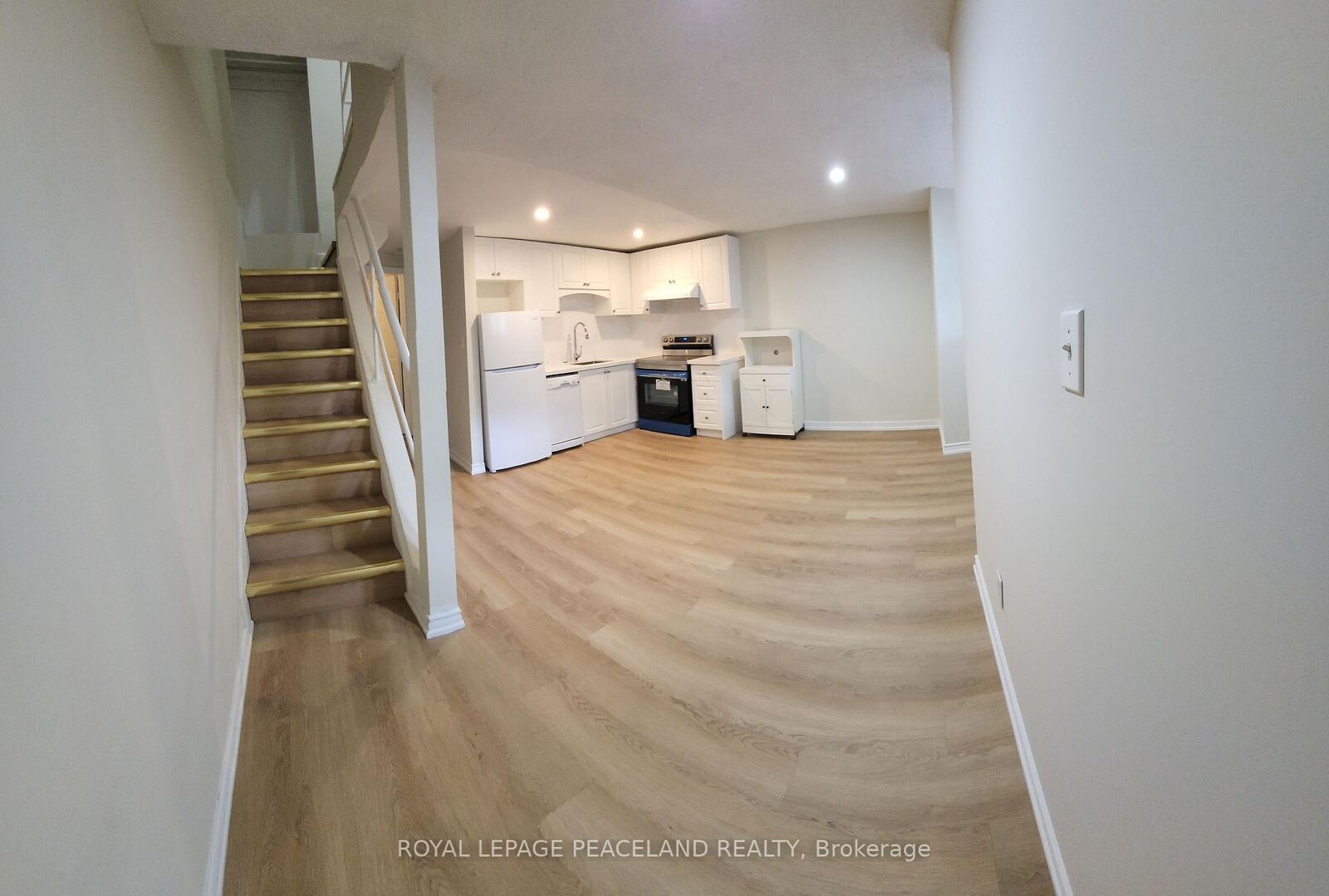 Property Photo:  558 Spadina Crescent 1  ON M5S 2J9 