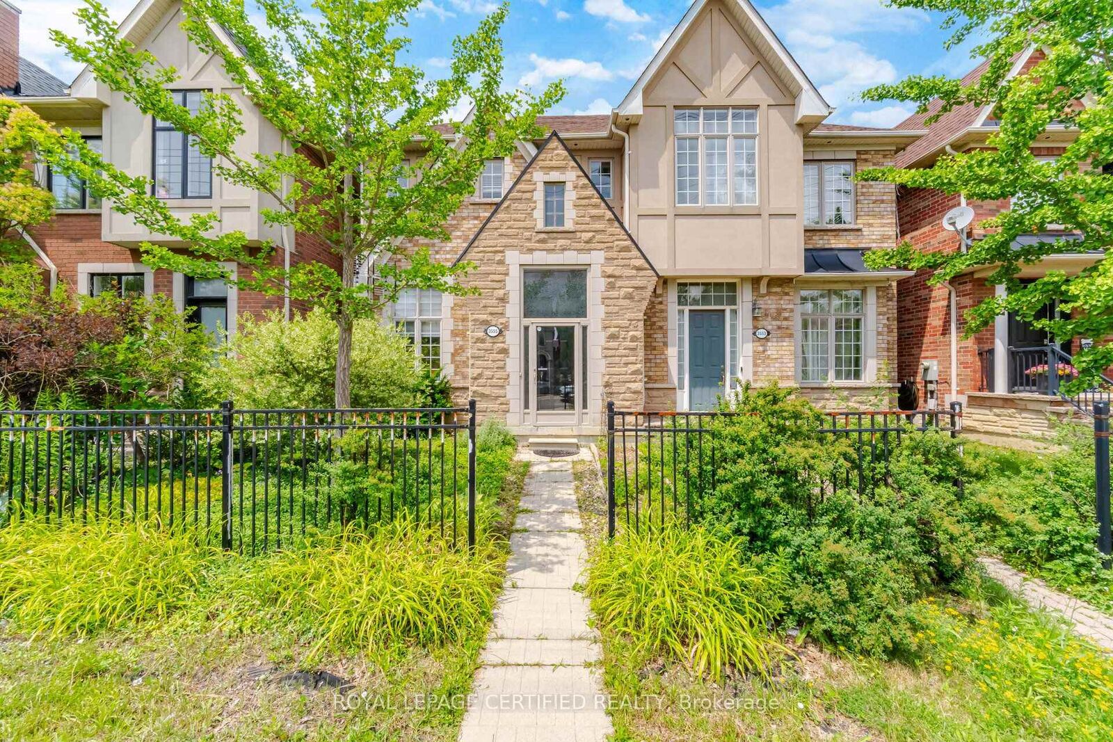 Property Photo:  3555 Eglinton Avenue  ON L5M 7T3 