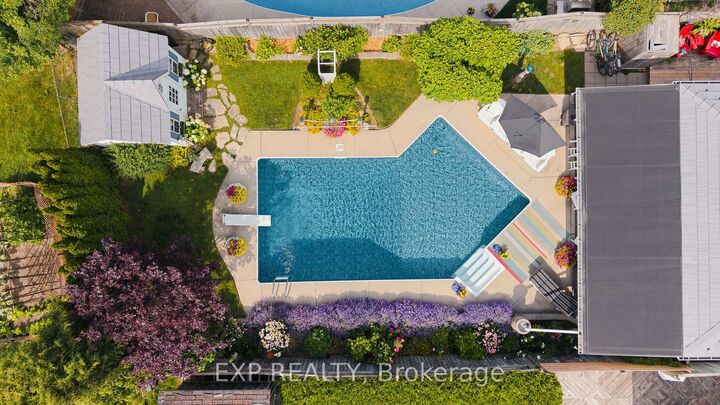 Property Photo:  89 Geneva Crescent  ON N2E 1M8 