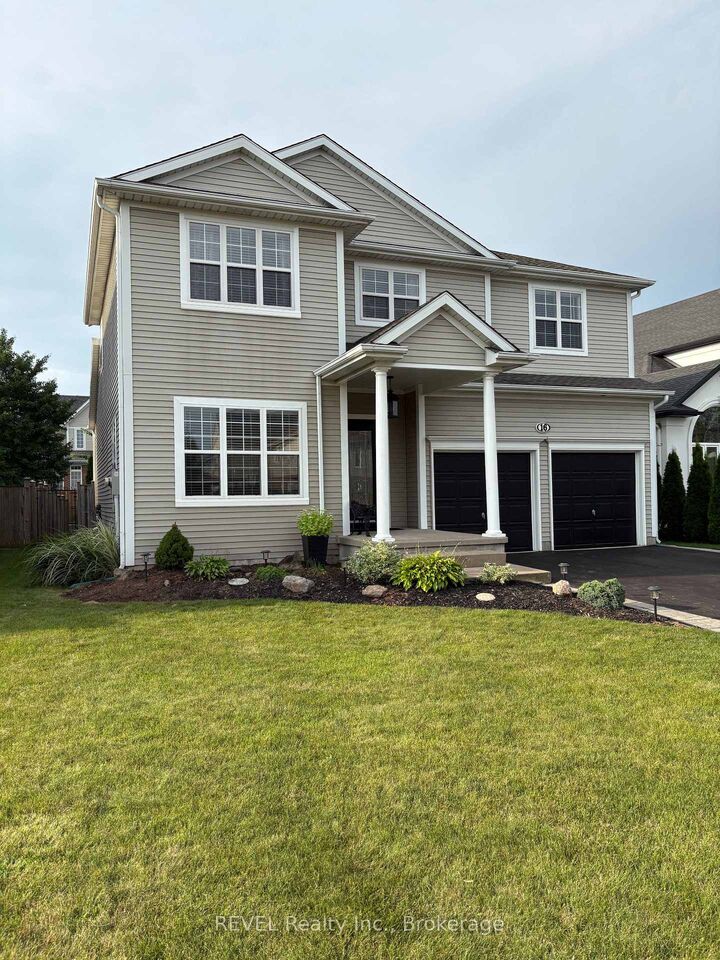 Property Photo: 16 Maracay Way ON L2W 1C5